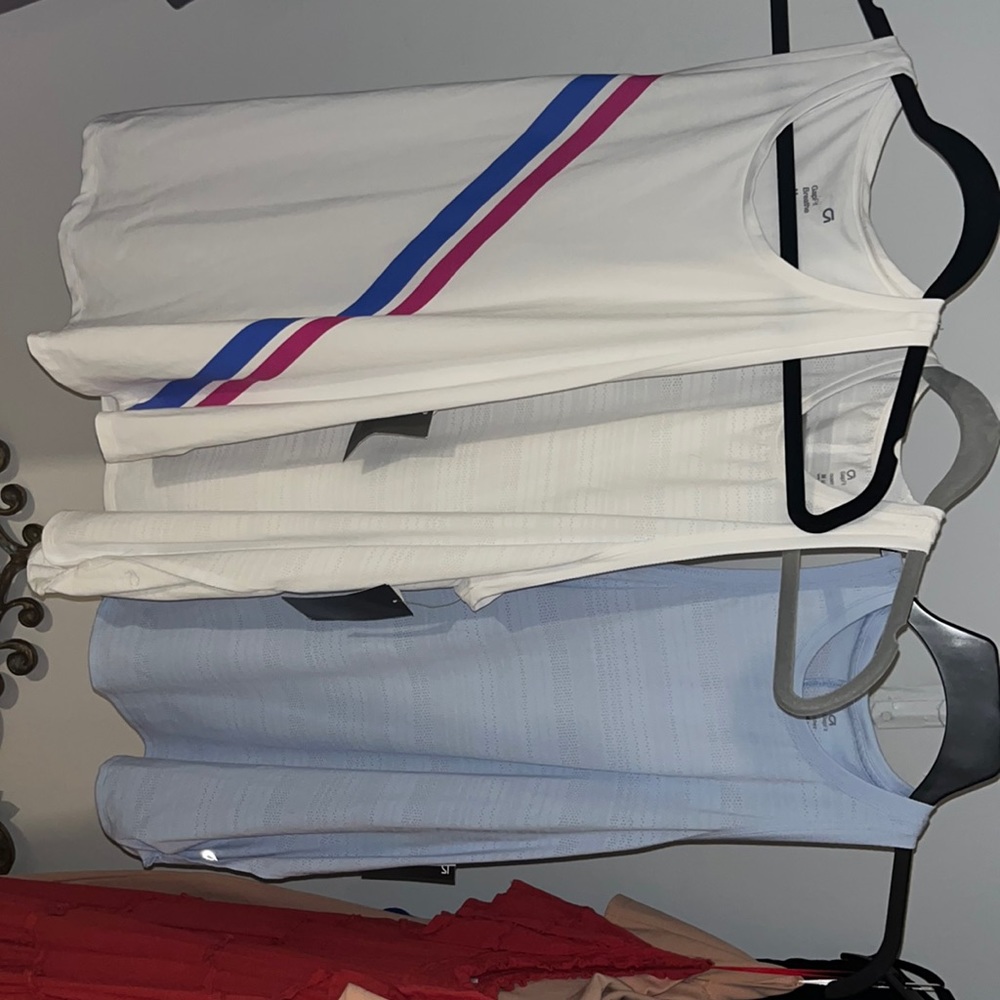 New gap fit workout tops